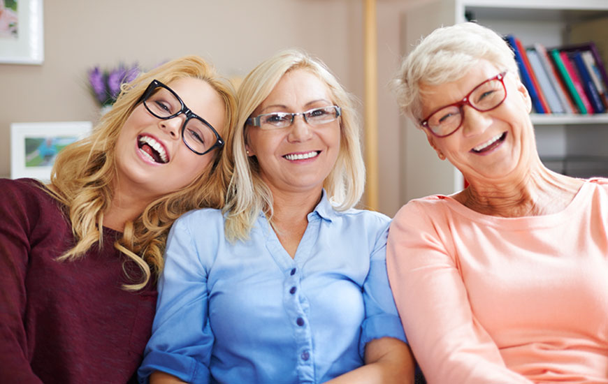 6 Tips for Looking Younger with the Right Eyeglasses