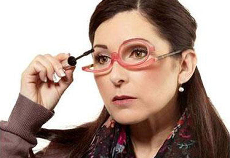 What are Makeup Readers and How Do They Help with Makeup Application?